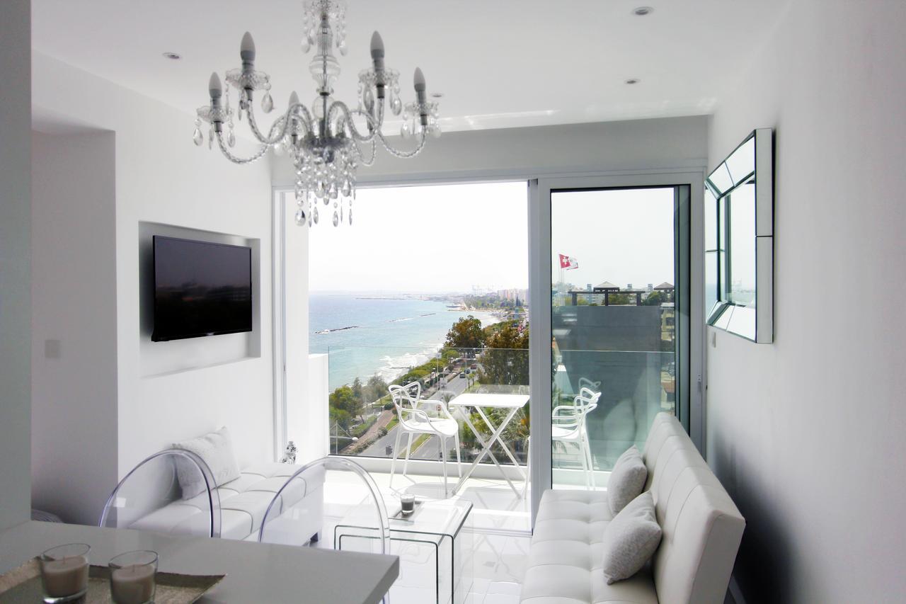The White Pearl Suite - Beach Front City Centre With Sea View. Lemesós Eksteriør bilde