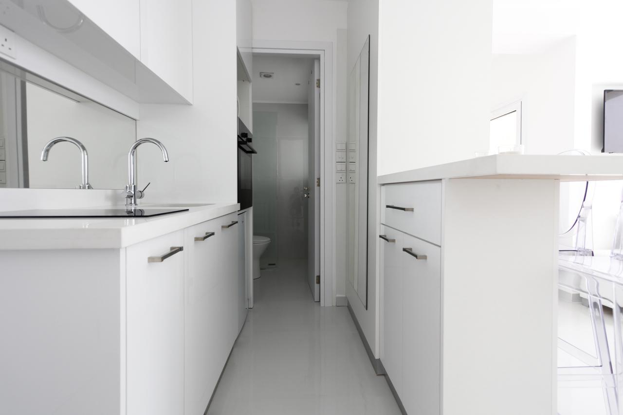 The White Pearl Suite - Beach Front City Centre With Sea View. Lemesós Eksteriør bilde