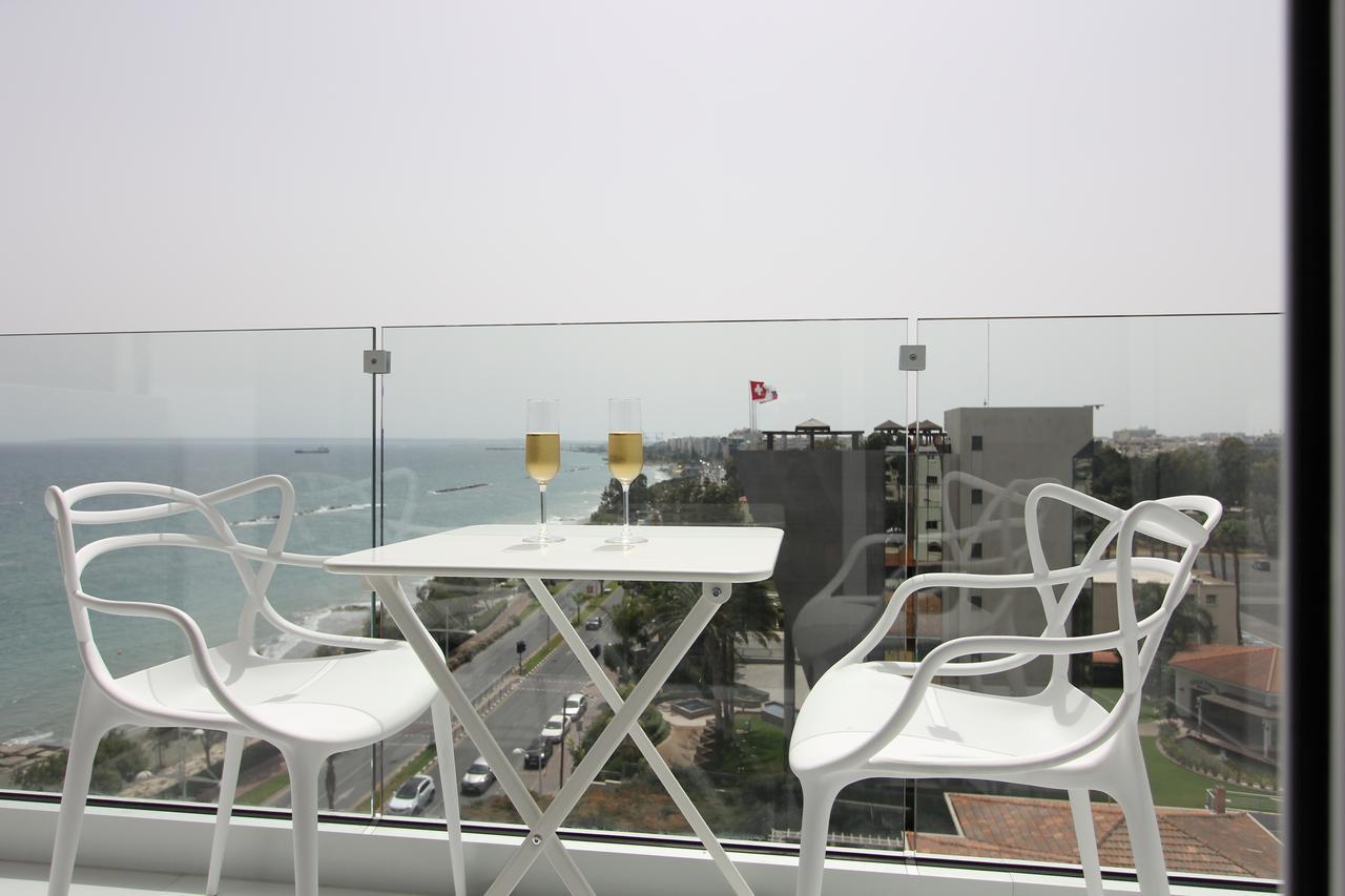 The White Pearl Suite - Beach Front City Centre With Sea View. Lemesós Eksteriør bilde